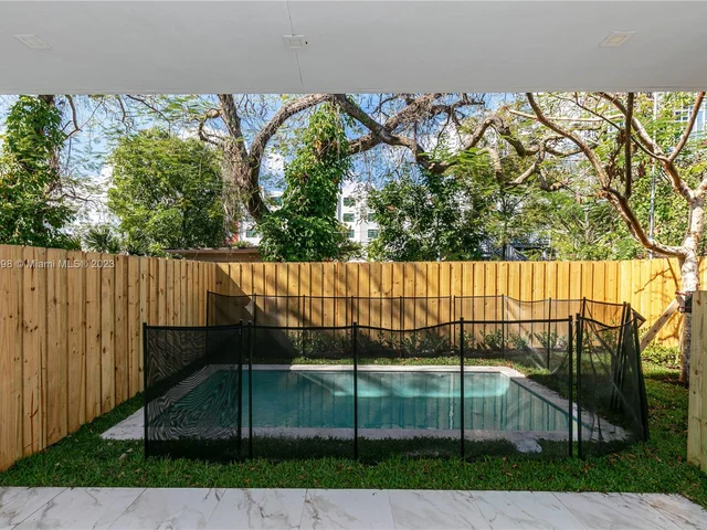 3164 Plaza St, Miami FL 33133