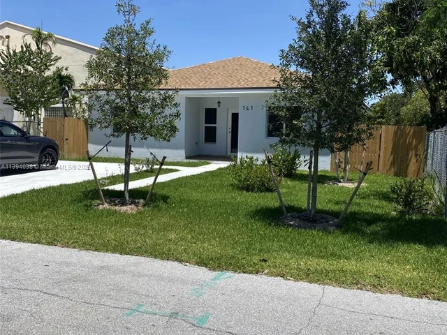 141 NW 12th St, Pompano Beach FL 33060