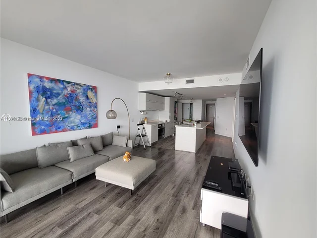 650 NE 32nd St # 3905, Miami FL 33137