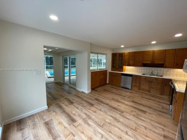 13220 SW 83rd Ct, Pinecrest FL 33156