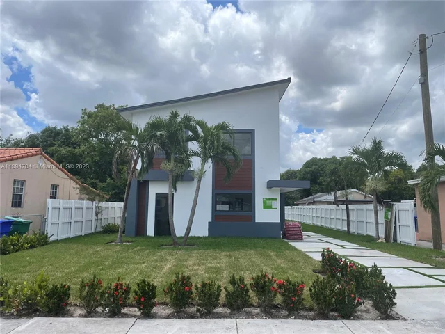 5534 SW 2nd St, Miami FL 33134