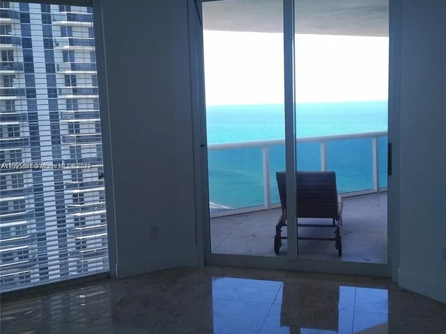 4775 Collins Ave # 2208, Miami Beach FL 33140