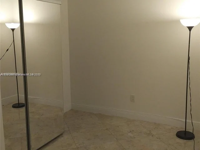 4775 Collins Ave # 2208, Miami Beach FL 33140