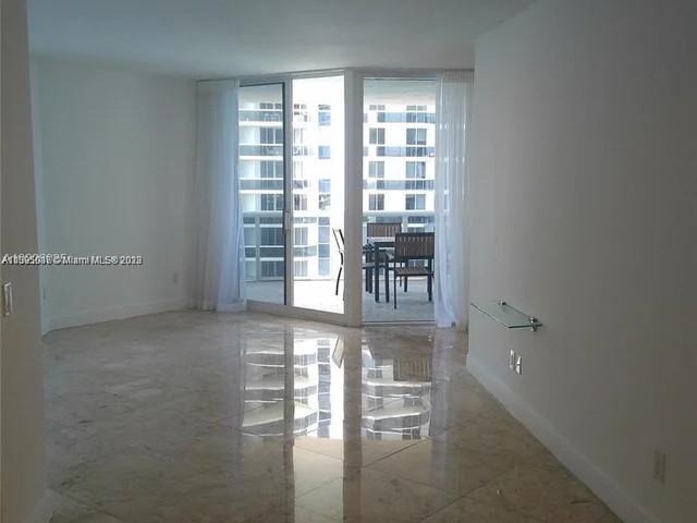 4775 Collins Ave # 2208, Miami Beach FL 33140