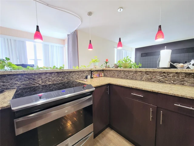 17570 Atlantic Blvd # 508, Sunny Isles Beach FL 33160