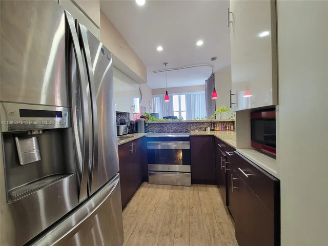 17570 Atlantic Blvd # 508, Sunny Isles Beach FL 33160