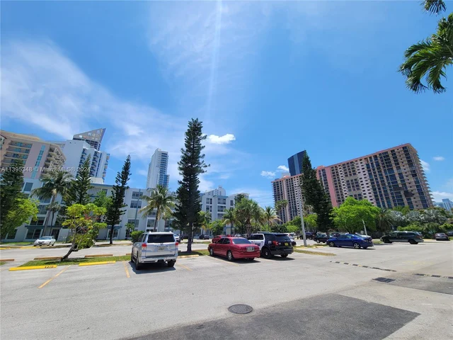 17570 Atlantic Blvd # 508, Sunny Isles Beach FL 33160