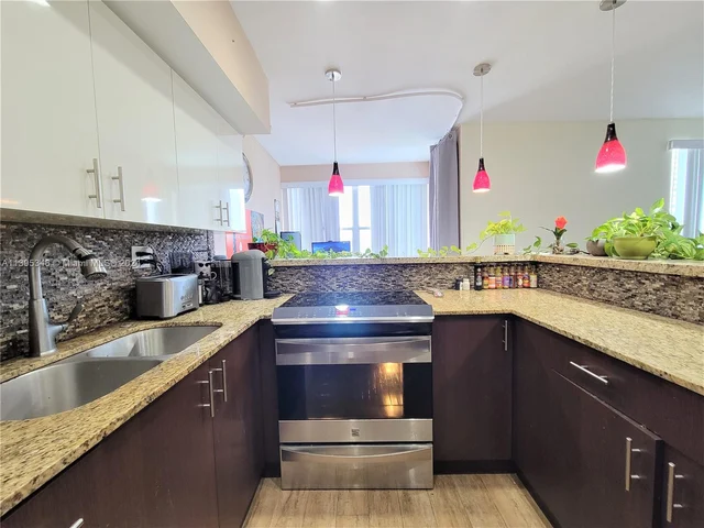 17570 Atlantic Blvd # 508, Sunny Isles Beach FL 33160