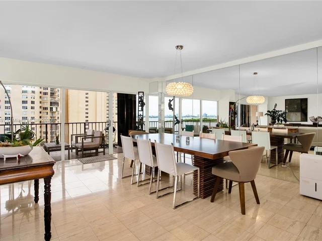 1800 NE 114th St # 1006, Miami FL 33181