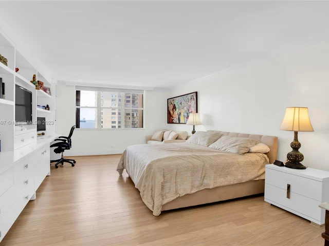 1800 NE 114th St # 1006, Miami FL 33181