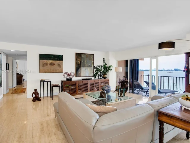 1800 NE 114th St # 1006, Miami FL 33181