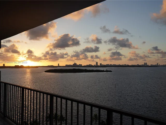 1800 NE 114th St # 1006, Miami FL 33181