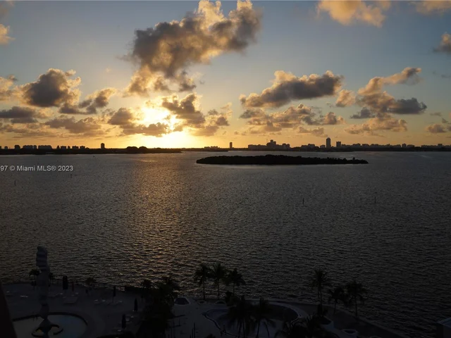 1800 NE 114th St # 1006, Miami FL 33181