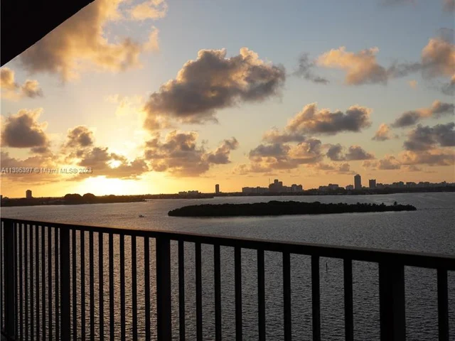 1800 NE 114th St # 1006, Miami FL 33181