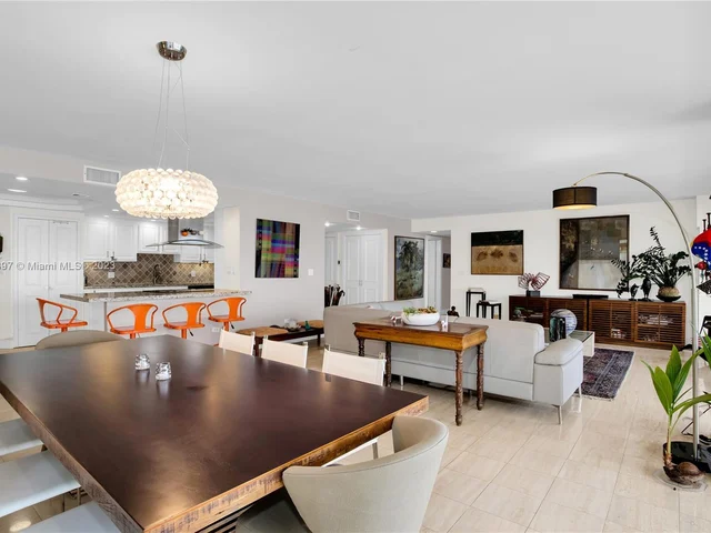 1800 NE 114th St # 1006, Miami FL 33181