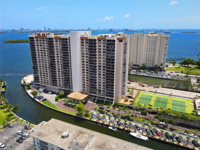 1800 NE 114th St # 1006, Miami FL 33181