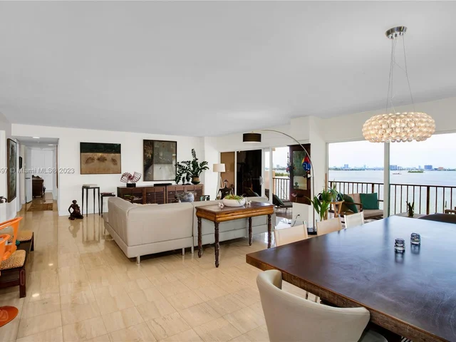 1800 NE 114th St # 1006, Miami FL 33181