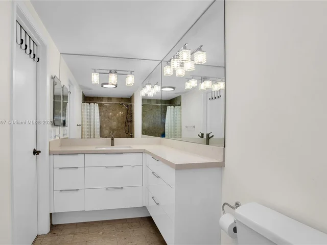 1800 NE 114th St # 1006, Miami FL 33181