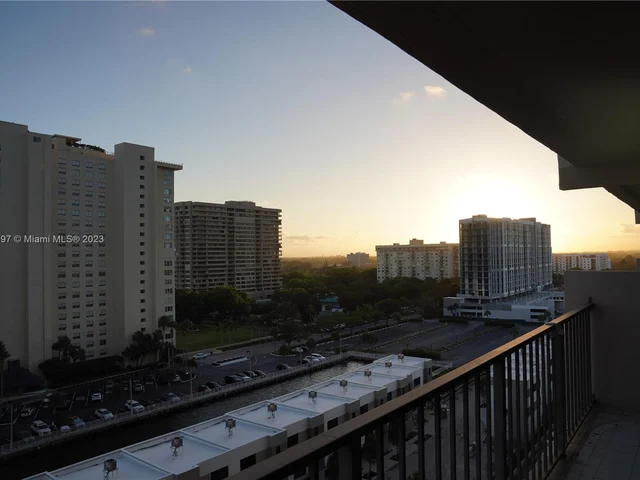 1800 NE 114th St # 1006, Miami FL 33181