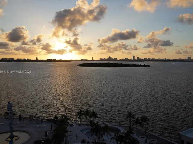 1800 NE 114th St # 1006, Miami FL 33181