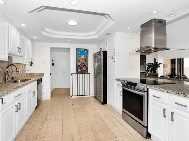 1800 NE 114th St # 1006, Miami FL 33181