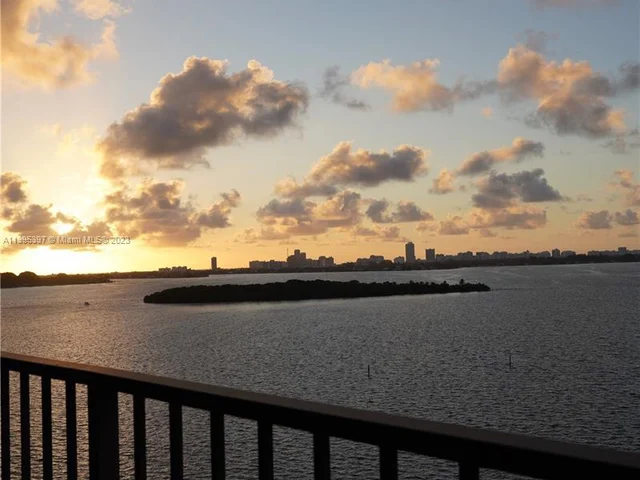 1800 NE 114th St # 1006, Miami FL 33181