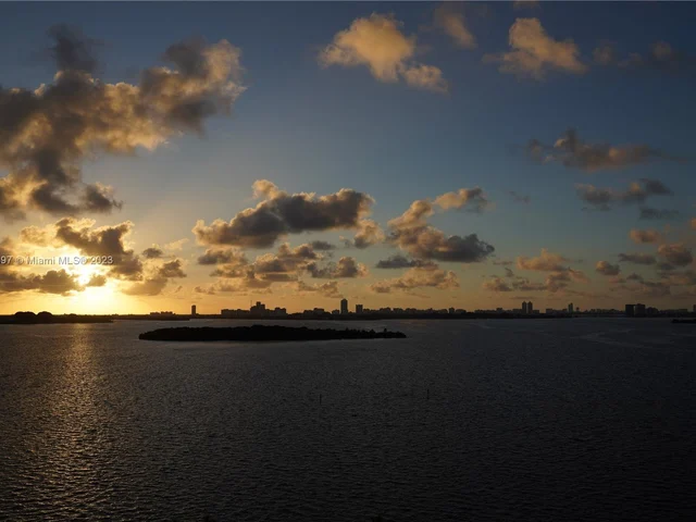 1800 NE 114th St # 1006, Miami FL 33181