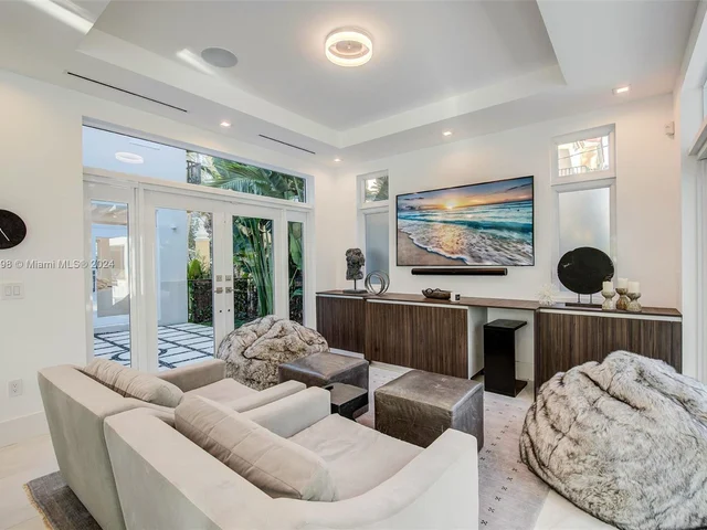 722 Navarre Ave # 0, Coral Gables FL 33134