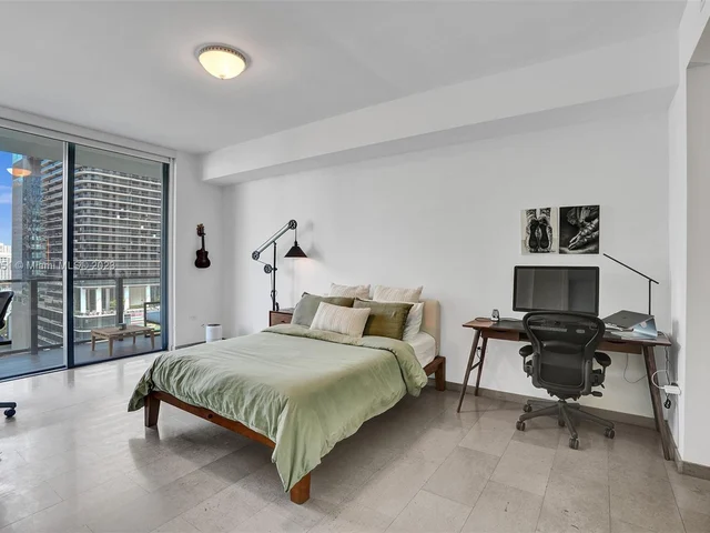 88 SW 7th St # 1203, Miami FL 33130