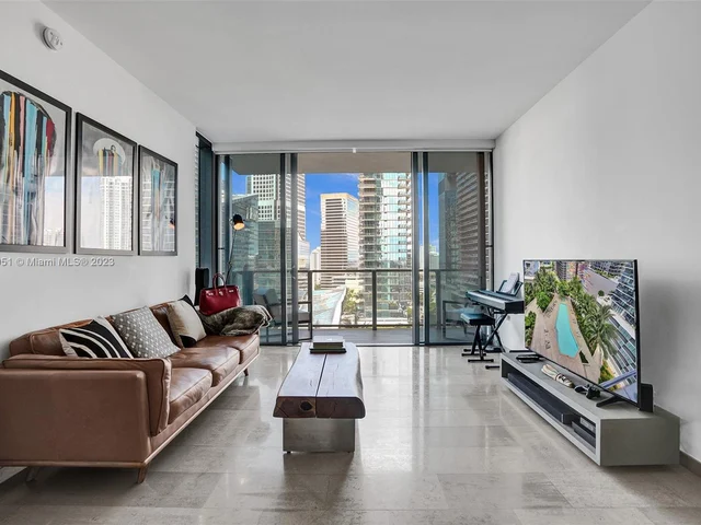 88 SW 7th St # 1203, Miami FL 33130