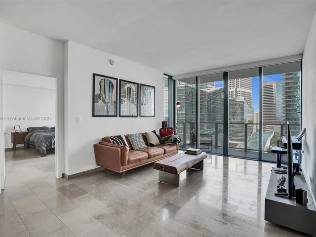 88 SW 7th St # 1203, Miami FL 33130