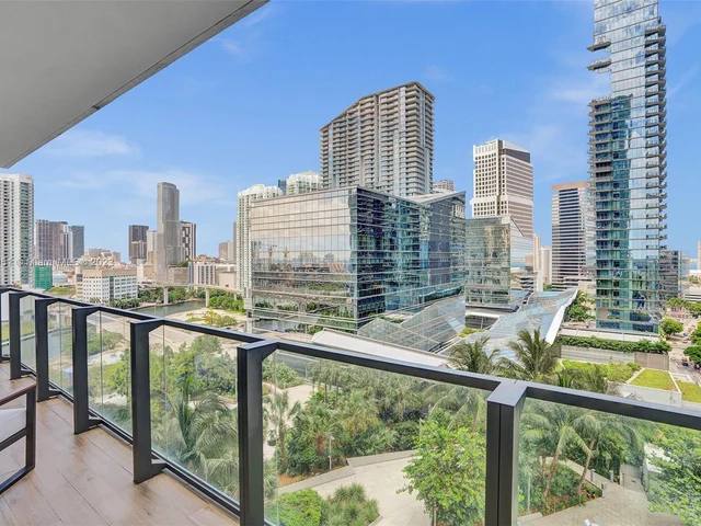 88 SW 7th St # 1203, Miami FL 33130