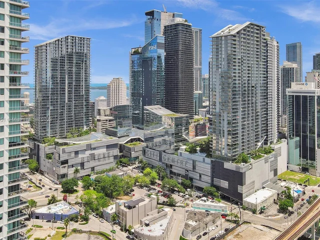 88 SW 7th St # 1203, Miami FL 33130