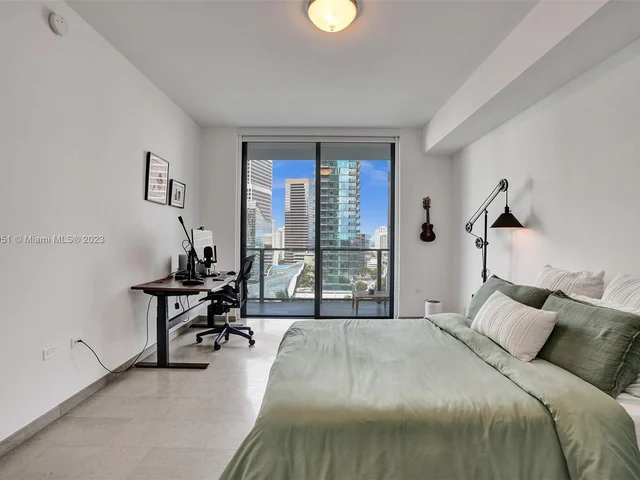 88 SW 7th St # 1203, Miami FL 33130