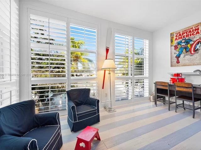 6101 W Laguna Dr W # 4, Miami Beach FL 33141