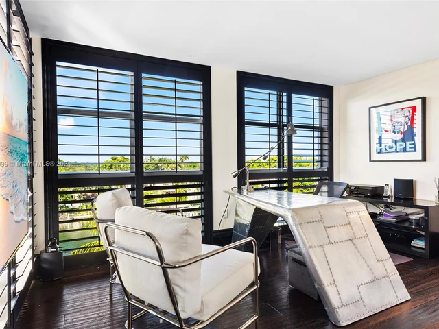 6101 W Laguna Dr W # 4, Miami Beach FL 33141