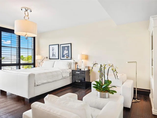 6101 W Laguna Dr W # 4, Miami Beach FL 33141