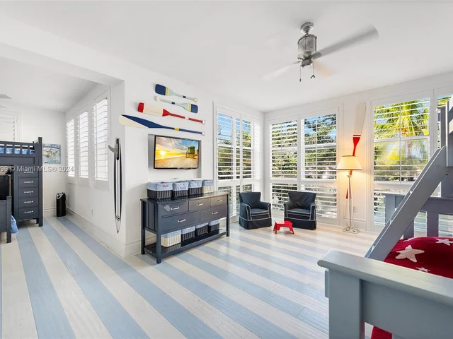 6101 W Laguna Dr W # 4, Miami Beach FL 33141