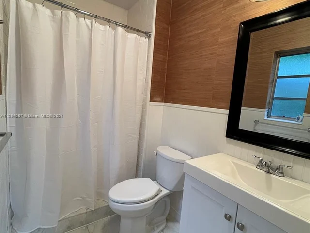 8005 SW 63rd Pl # 0, Miami FL 33143