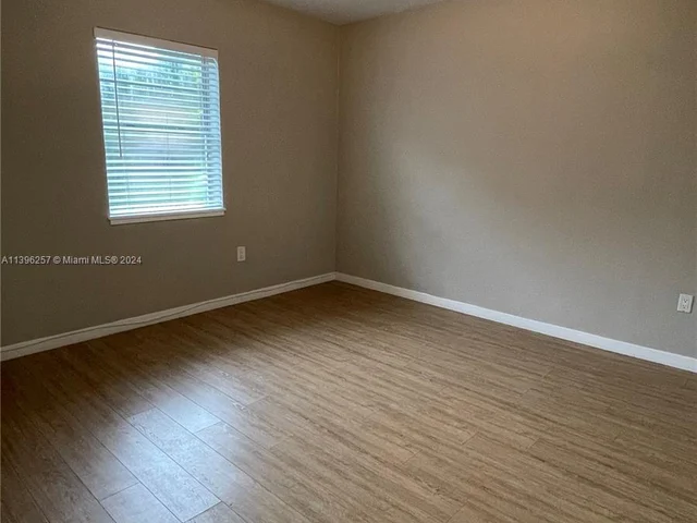 8005 SW 63rd Pl # 0, Miami FL 33143