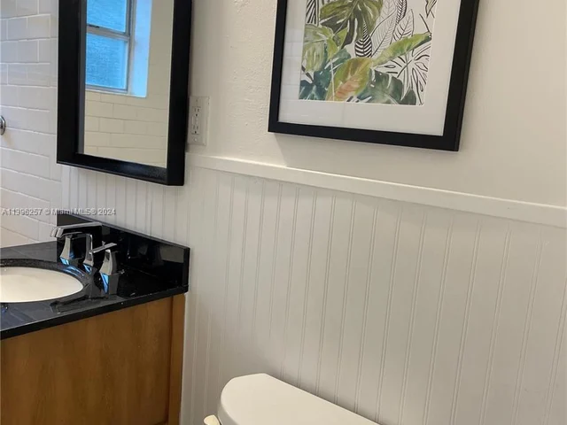 8005 SW 63rd Pl # 0, Miami FL 33143