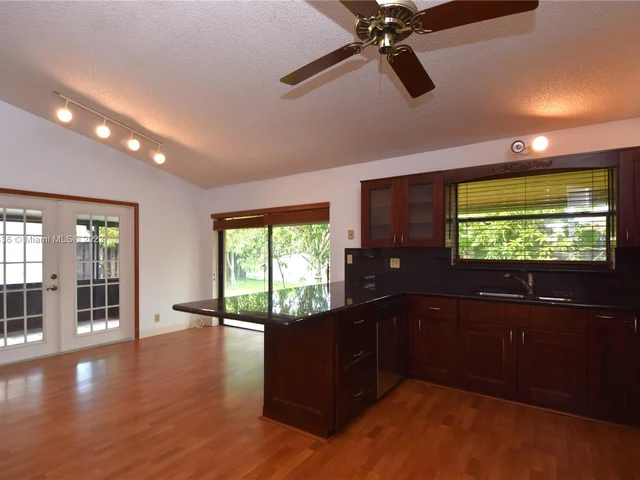 5681 SW 99th Ln, Cooper City FL 33328