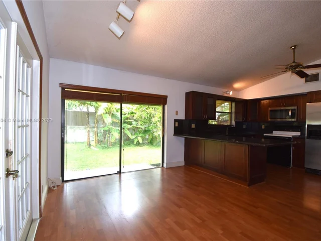 5681 SW 99th Ln, Cooper City FL 33328