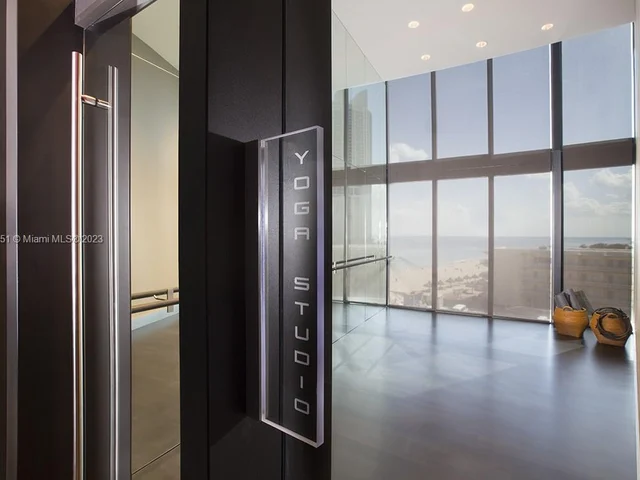 18555 Collins Ave # 1505, Sunny Isles Beach FL 33160