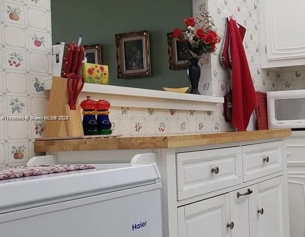 3821 Environ Blvd # 406, Lauderhill FL 33319