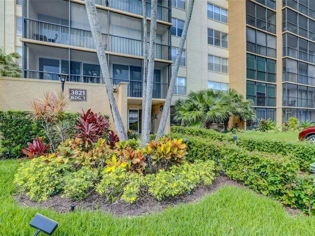 3821 Environ Blvd # 406, Lauderhill FL 33319