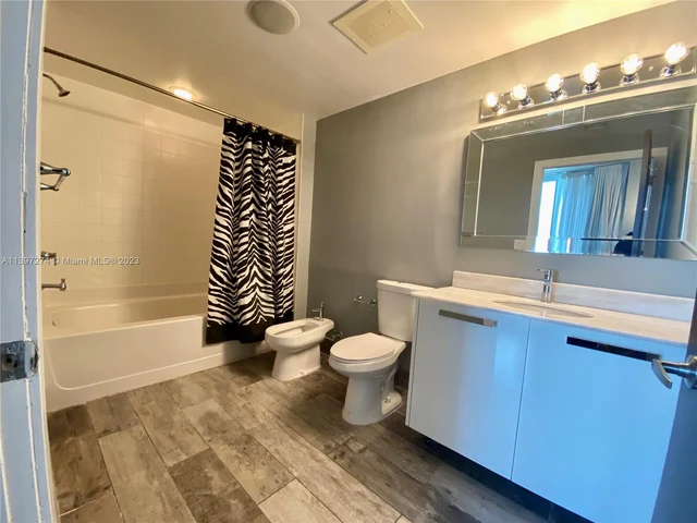 601 NE 36th St # 3201, Miami FL 33137