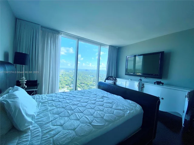 601 NE 36th St # 3201, Miami FL 33137