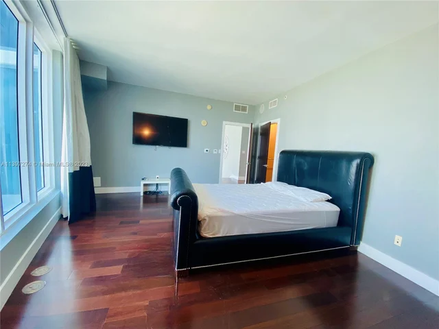 601 NE 36th St # 3201, Miami FL 33137