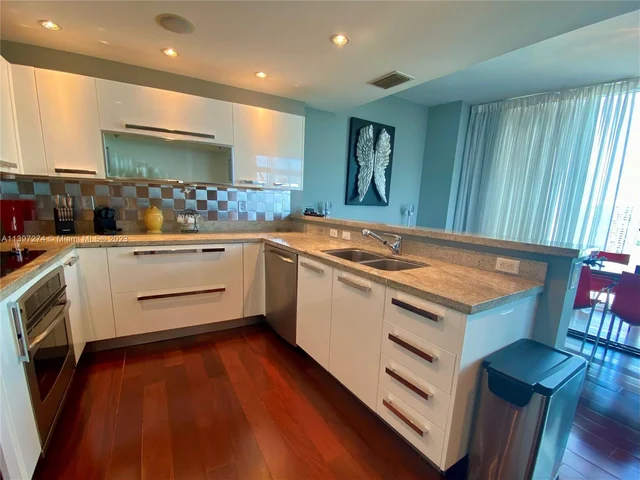 601 NE 36th St # 3201, Miami FL 33137